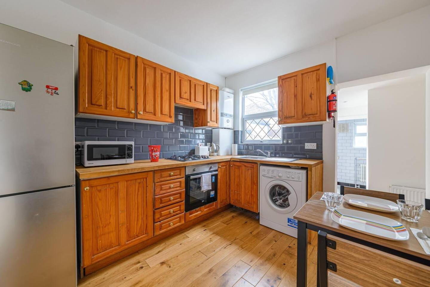 Pass The Keys Modern Simplicity 10mins From Westfield, Stratford * Londres